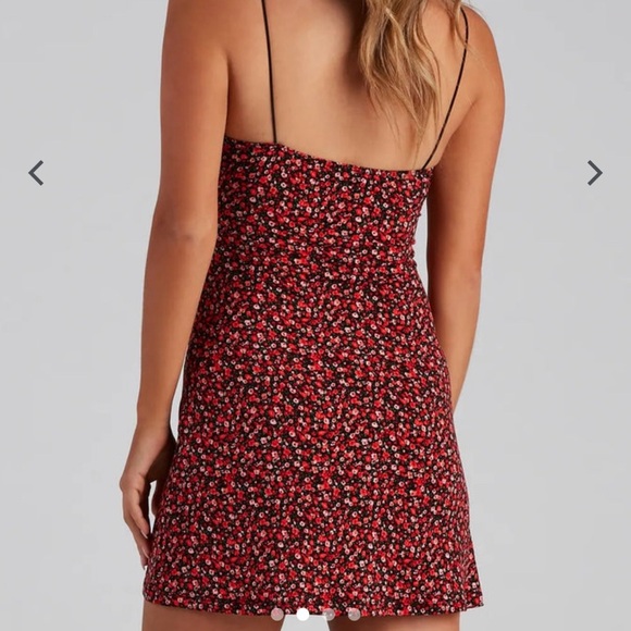 Lovely Day Red Floral Mini Dress Size Large - Picture 2 of 7